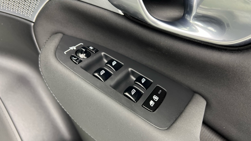 Used Volvo XC90 2025 for sale - 77050964: Photo 24