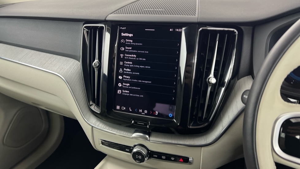 Used Volvo XC60 2025 for sale - 77042856: Photo 17