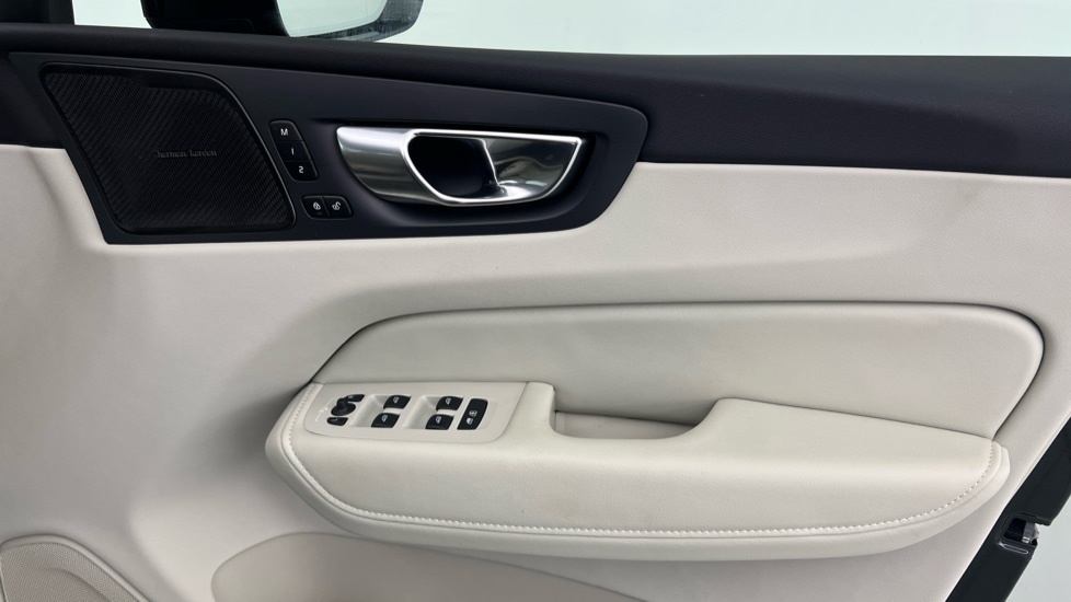 Used Volvo XC60 2025 for sale - 77042856: Photo 29