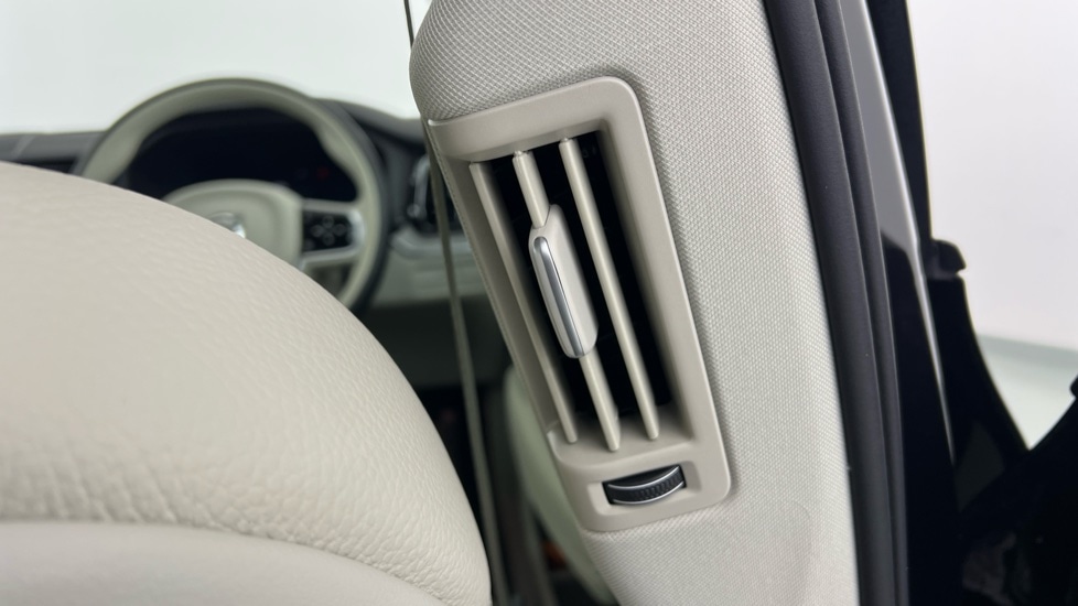 Used Volvo XC60 2025 for sale - 77042856: Photo 38