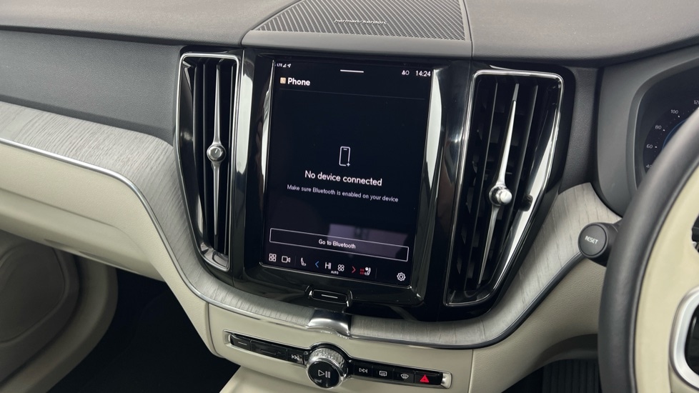 Used Volvo XC60 2025 for sale - 77042856: Photo 43