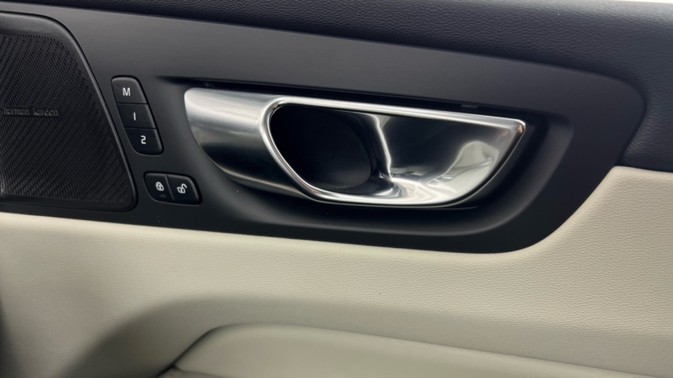 Used Volvo XC60 2025 for sale - 77042856: Photo 51