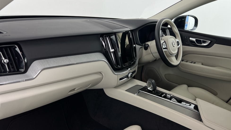 Used Volvo XC60 2025 for sale - 77042856: Photo 59