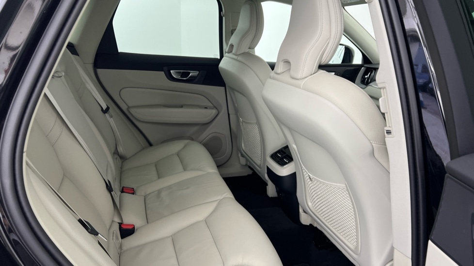 Used Volvo XC60 2025 for sale - 77042856: Photo 6