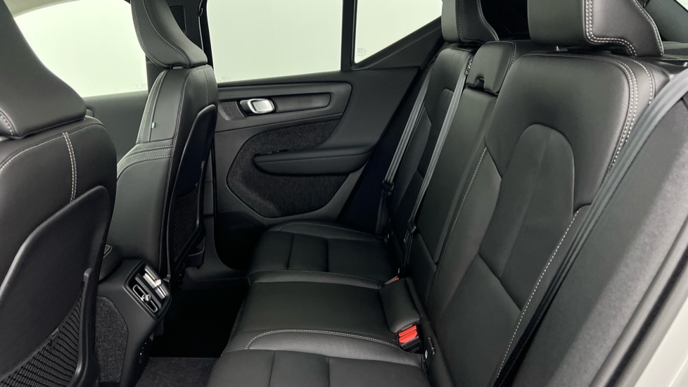 Used Volvo XC40 2024 for sale - 76586887: Photo 33