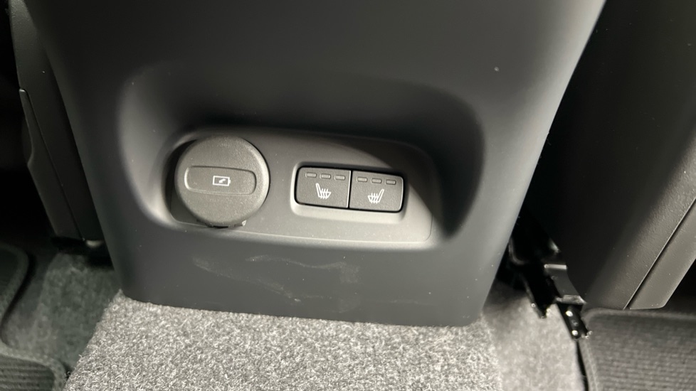 Used Volvo XC40 2024 for sale - 76586887: Photo 40