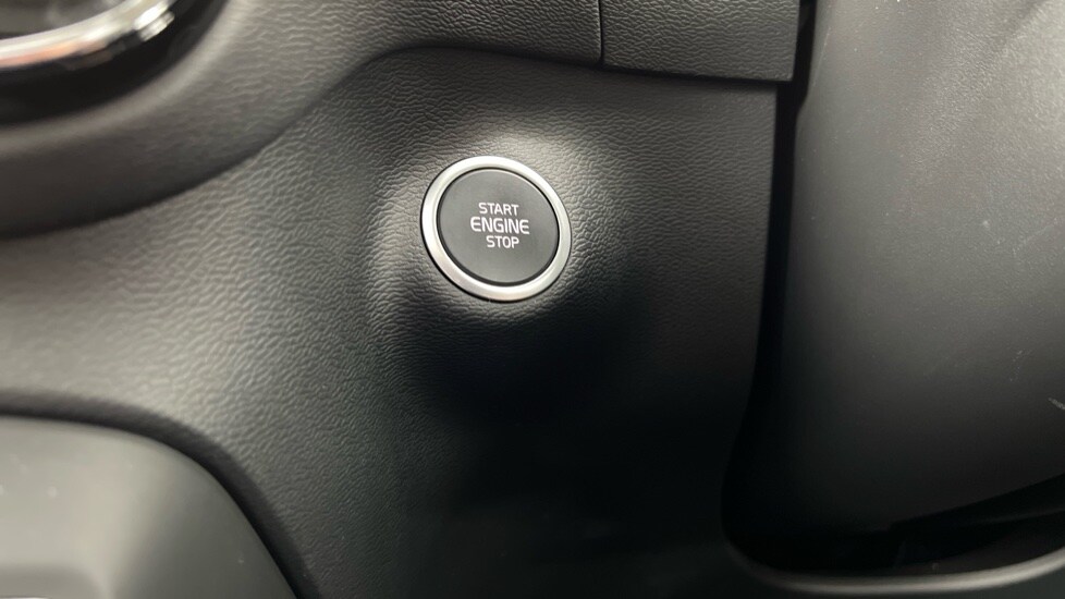 Used Volvo XC40 2024 for sale - 76586887: Photo 41