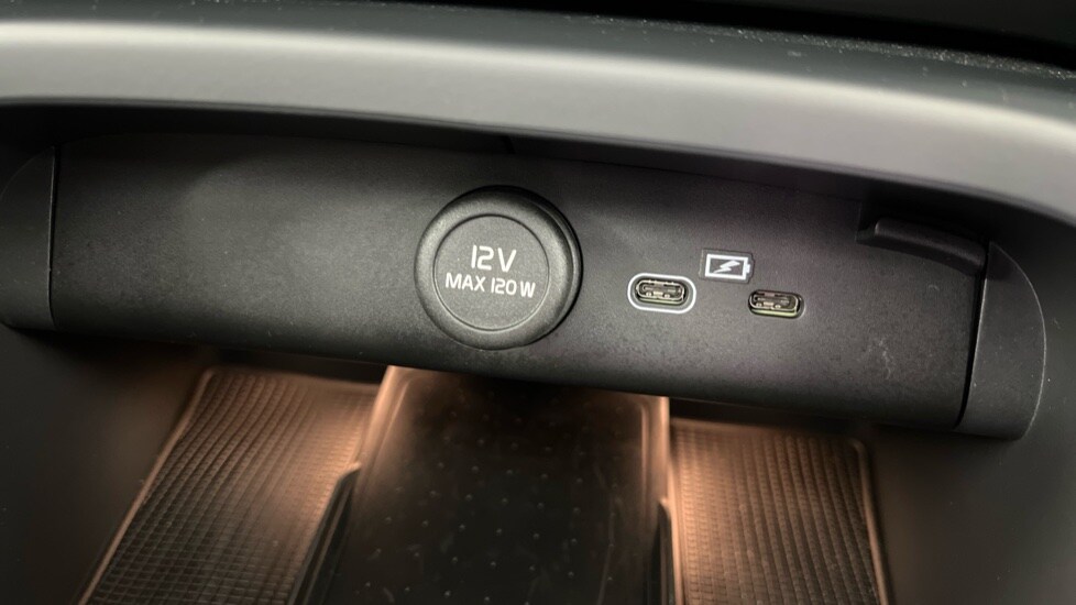 Used Volvo XC40 2024 for sale - 76586887: Photo 43