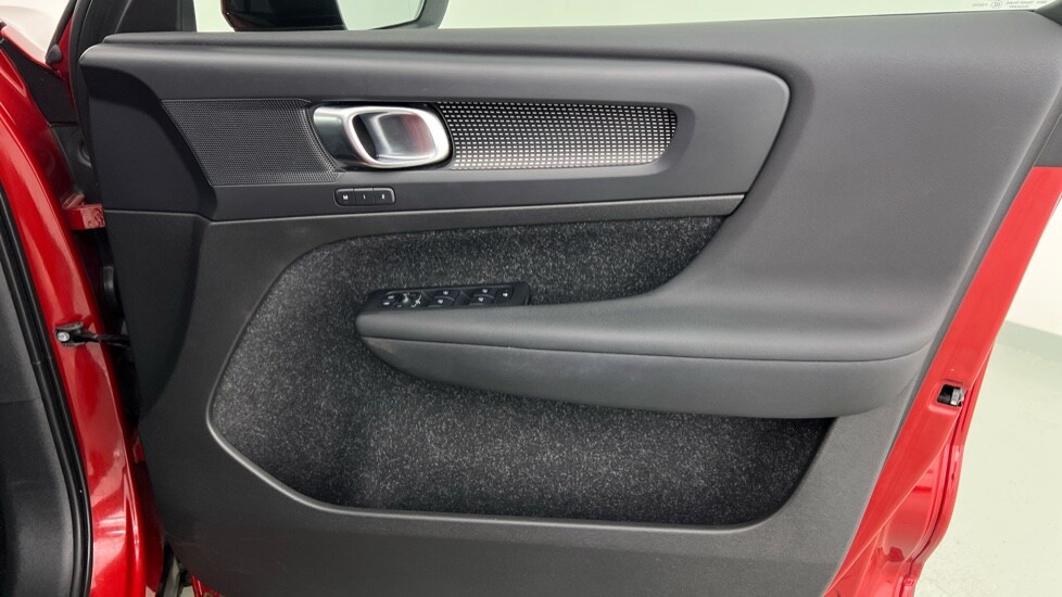 Used Volvo XC40 2021 for sale - 78128947: Photo 25