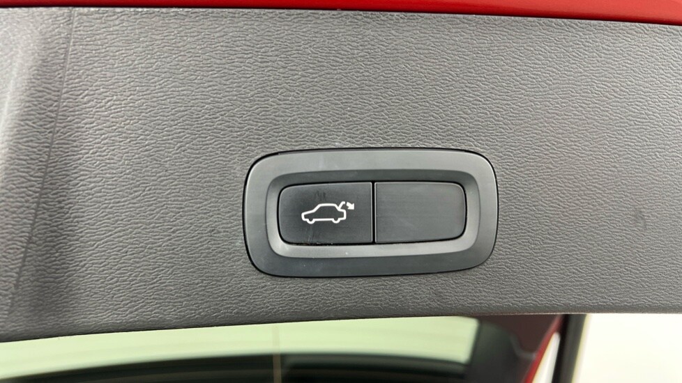 Used Volvo XC40 2021 for sale - 78128947: Photo 31