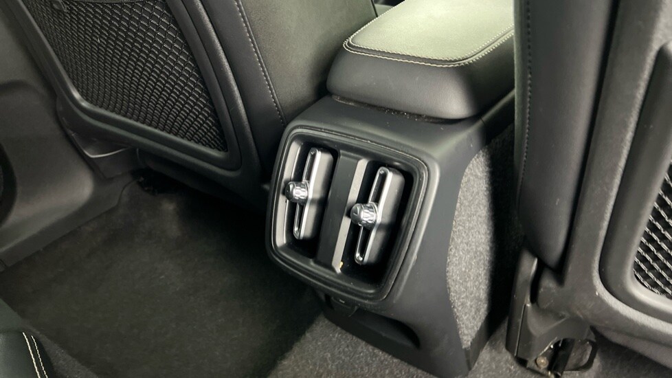 Used Volvo XC40 2021 for sale - 78128947: Photo 36