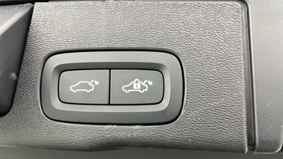 Used Volvo XC60 2025 for sale - 77678848: Photo 35