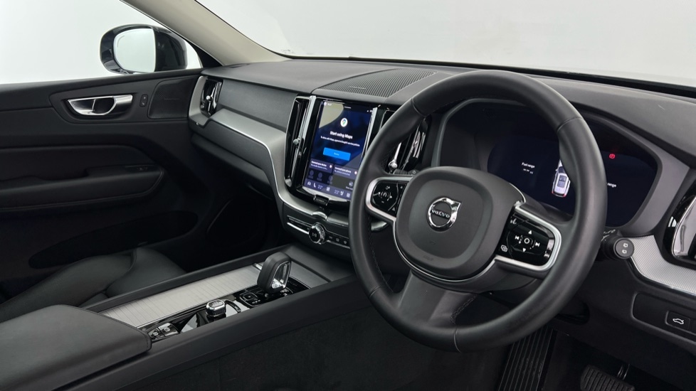 Used Volvo XC60 2025 for sale - 77678848: Photo 4