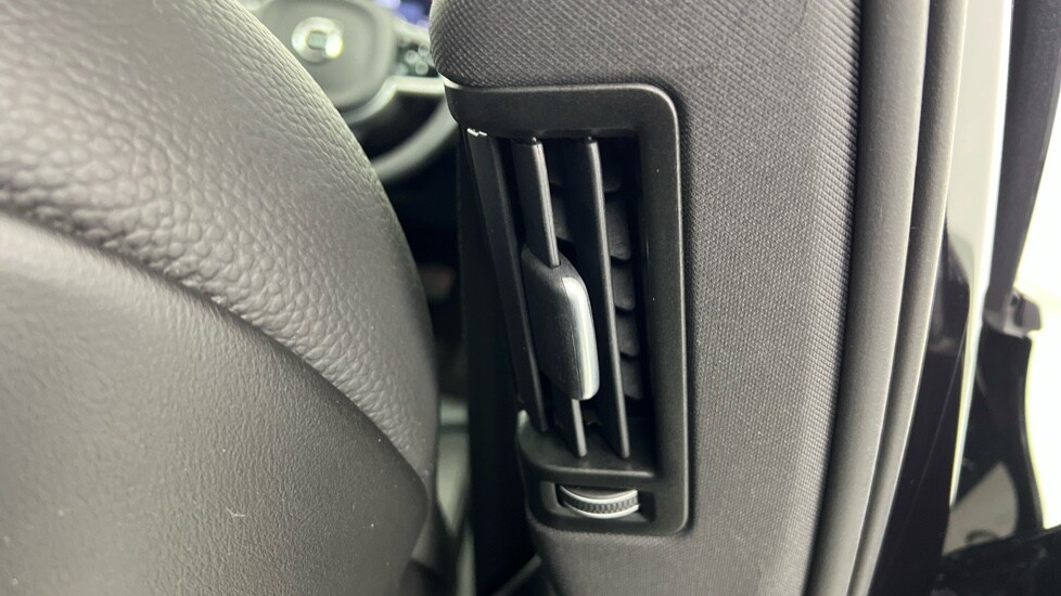 Used Volvo XC60 2025 for sale - 77678848: Photo 40