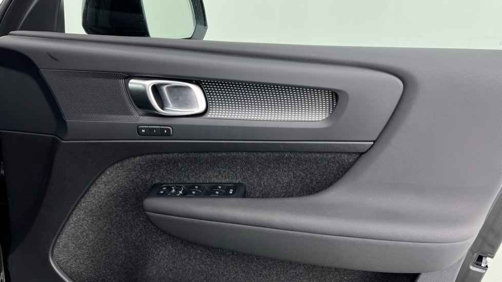 Used Volvo XC40 2024 for sale - 76458962: Photo 29