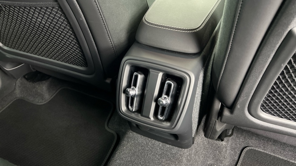 Used Volvo XC40 2024 for sale - 76458962: Photo 39