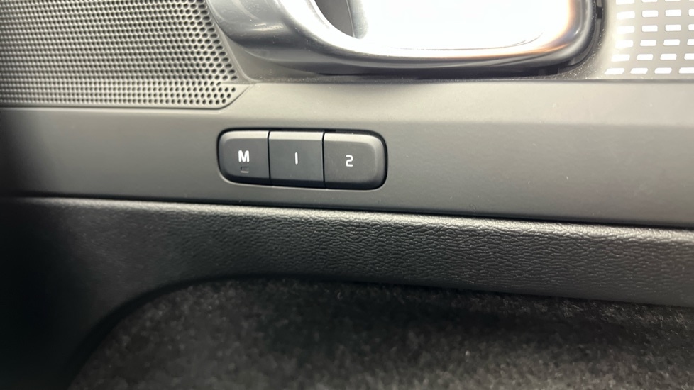 Used Volvo XC40 2024 for sale - 76458962: Photo 45