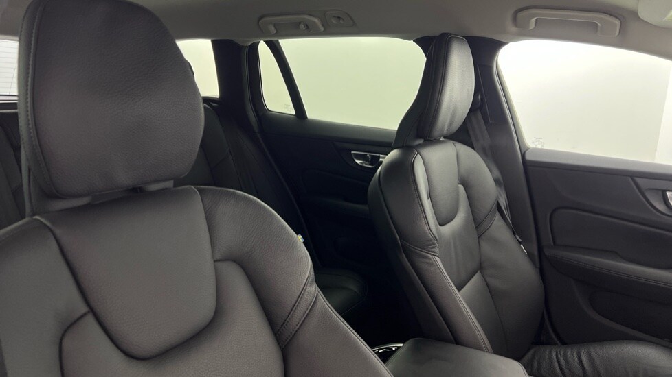 Used Volvo V60 2025 for sale - 77565438: Photo 31