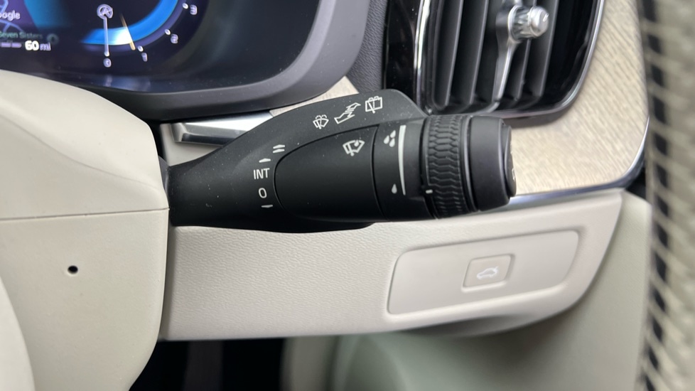 Used Volvo XC60 2023 for sale - 76130795: Photo 23