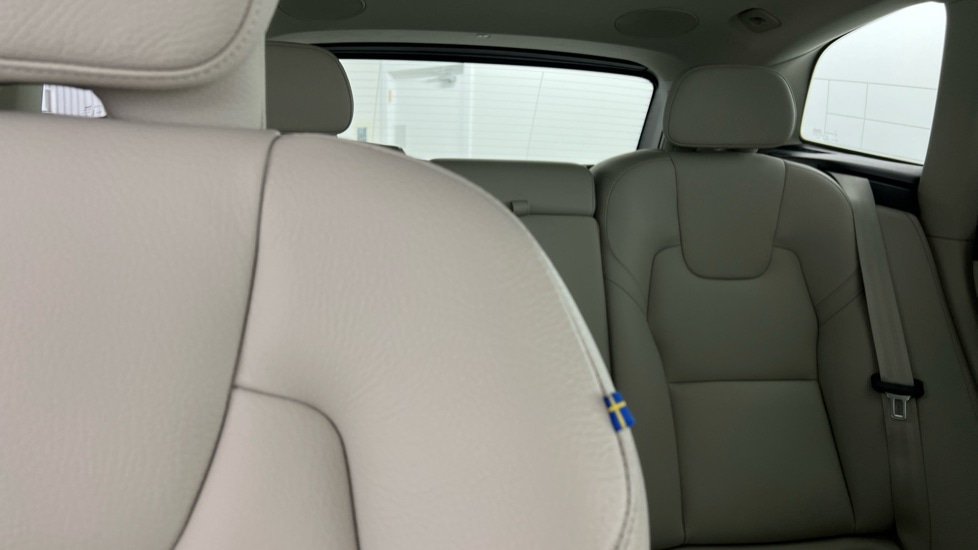 Used Volvo XC60 2023 for sale - 76130795: Photo 37