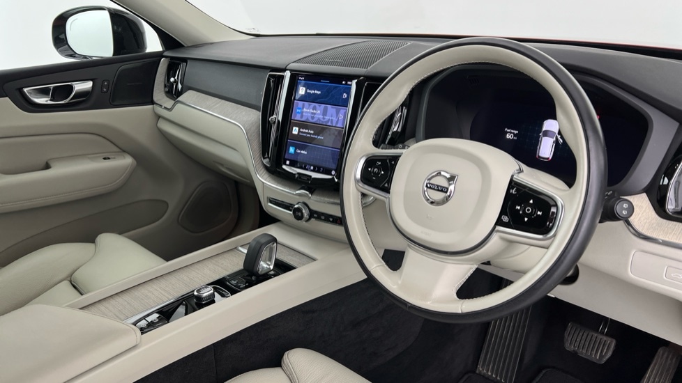 Used Volvo XC60 2023 for sale - 76130795: Photo 4