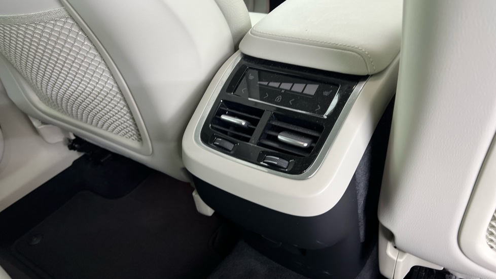 Used Volvo XC60 2023 for sale - 76130795: Photo 40