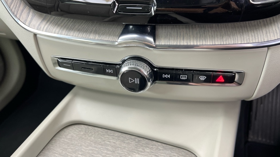 Used Volvo XC60 2023 for sale - 76130795: Photo 48