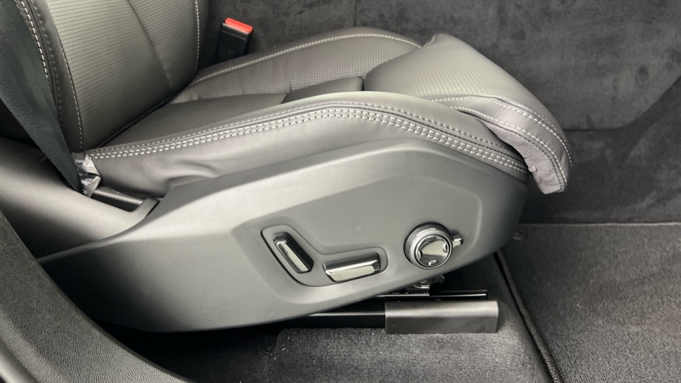 Used Volvo XC60 2026 for sale - 78074446: Photo 30