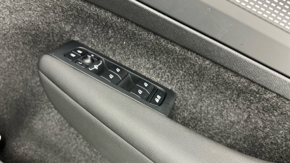 Used Volvo XC40 2024 for sale - 76942960: Photo 24