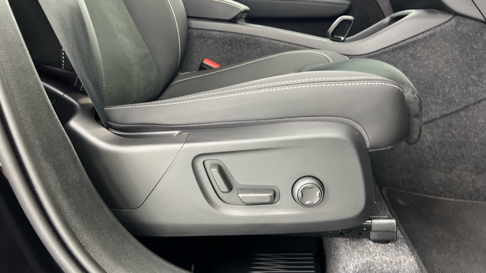 Used Volvo XC40 2024 for sale - 76942960: Photo 30