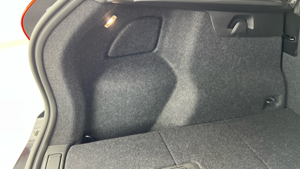 Used Volvo XC40 2024 for sale - 76942960: Photo 57