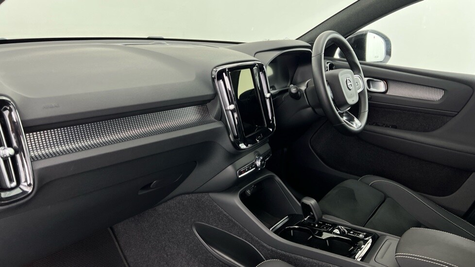 Used Volvo XC40 2024 for sale - 76942960: Photo 61