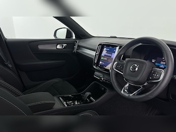 Used Volvo XC40 2024 for sale - 75664944: Photo