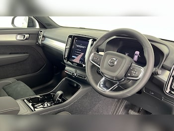 Used Volvo XC40 2026 for sale - 79101803: Photo