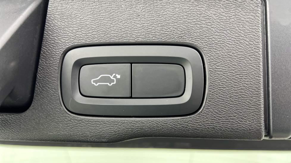 Used Volvo XC60 2020 for sale - 77606975: Photo 35