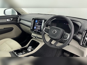 Used Volvo XC40 2022 for sale - 76172453: Photo