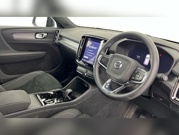Used Volvo XC40 2025 for sale - 78804431: Photo