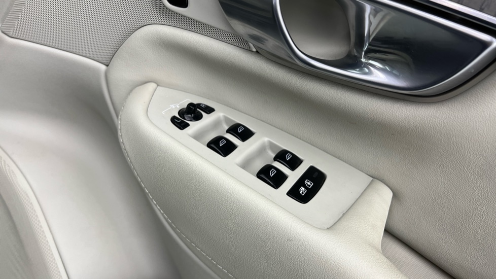 Used Volvo XC90 2024 for sale - 77018381: Photo 24