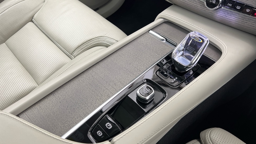 Used Volvo XC90 2024 for sale - 77018381: Photo 25