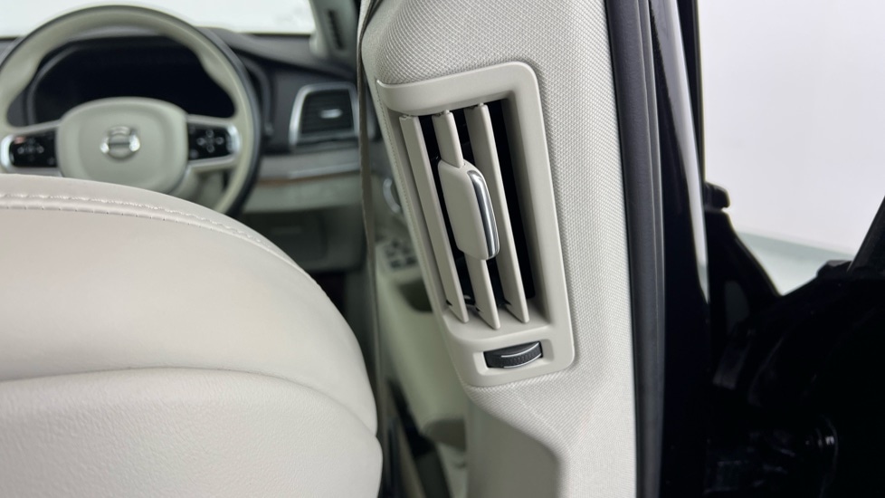 Used Volvo XC90 2024 for sale - 77018381: Photo 40