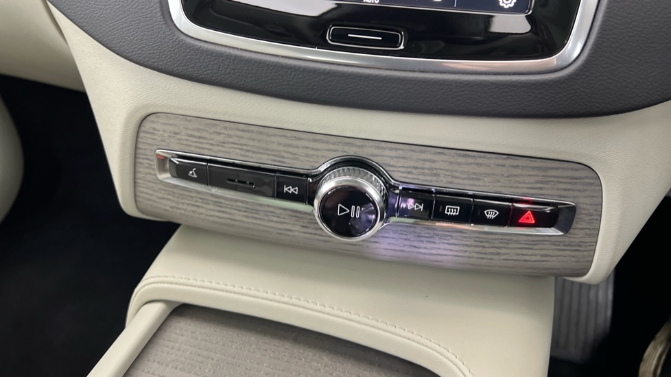 Used Volvo XC90 2024 for sale - 77018381: Photo 43
