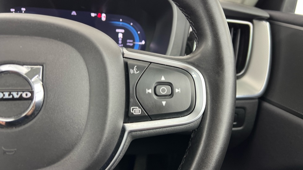 Used Volvo XC60 2023 for sale - 76191173: Photo 21