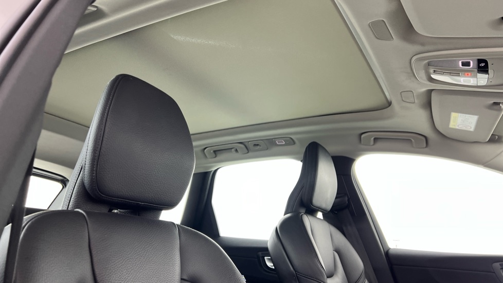 Used Volvo XC60 2023 for sale - 76191173: Photo 30