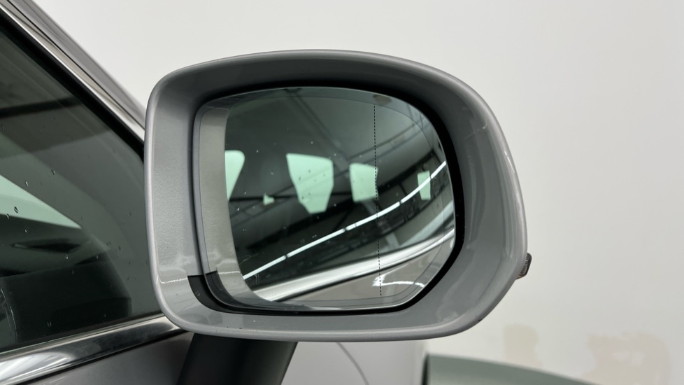 Used Volvo XC60 2023 for sale - 76191173: Photo 31