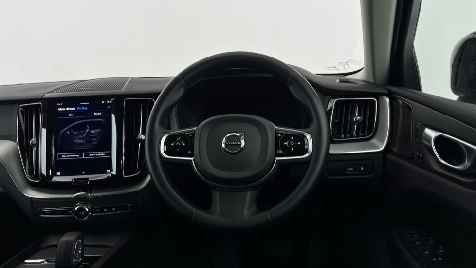 Used Volvo XC60 2023 for sale - 76826775: Photo 10