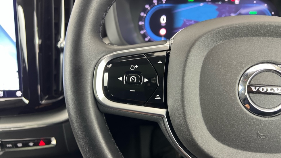 Used Volvo XC60 2023 for sale - 76826775: Photo 21