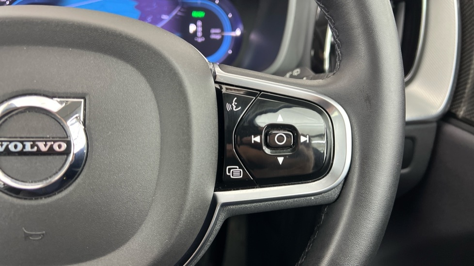 Used Volvo XC60 2023 for sale - 76826775: Photo 22