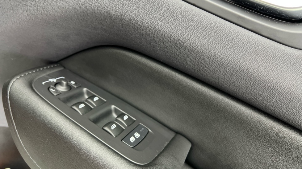 Used Volvo XC60 2023 for sale - 76826775: Photo 24