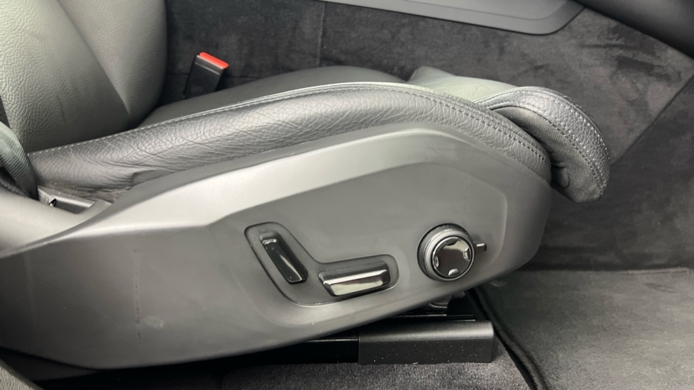 Used Volvo XC60 2023 for sale - 76826775: Photo 30