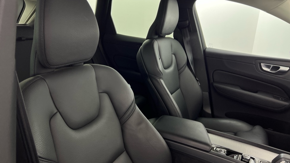 Used Volvo XC60 2023 for sale - 76826775: Photo 38